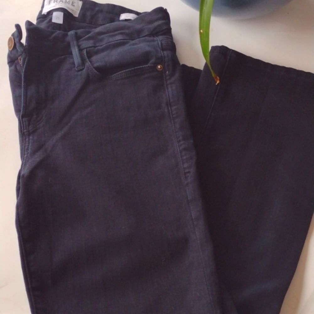 Frame Denim Le Crop Mini Boot Jeans in Black
